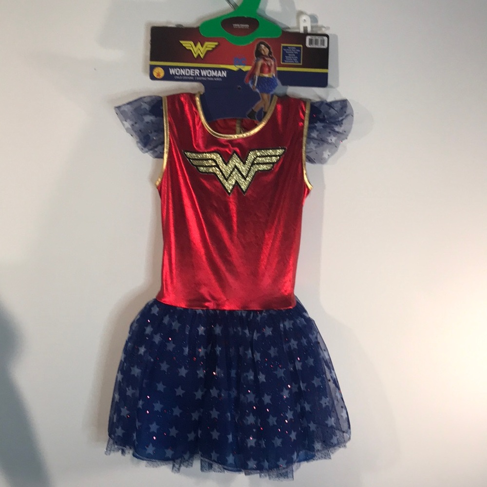 Rubies, Child Wonder Woman Halloween 👻👻 Costume. Size Large 10-12